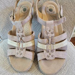 Earth Origins Amelie comfort sandals, size 8 Wide